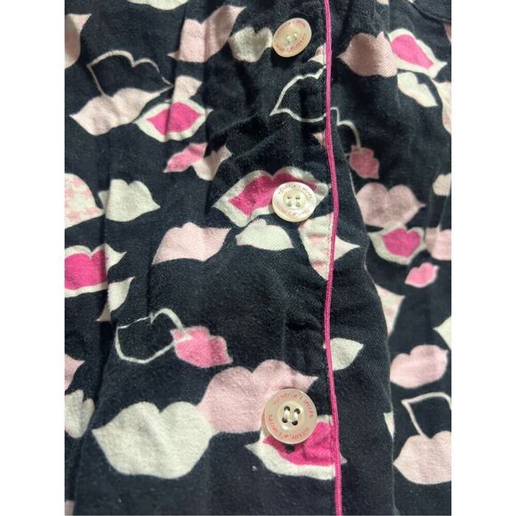 Victoria’s Secret Black With Pink Lips Pajama Set Woman’s Size Small - Picture 5 of 14